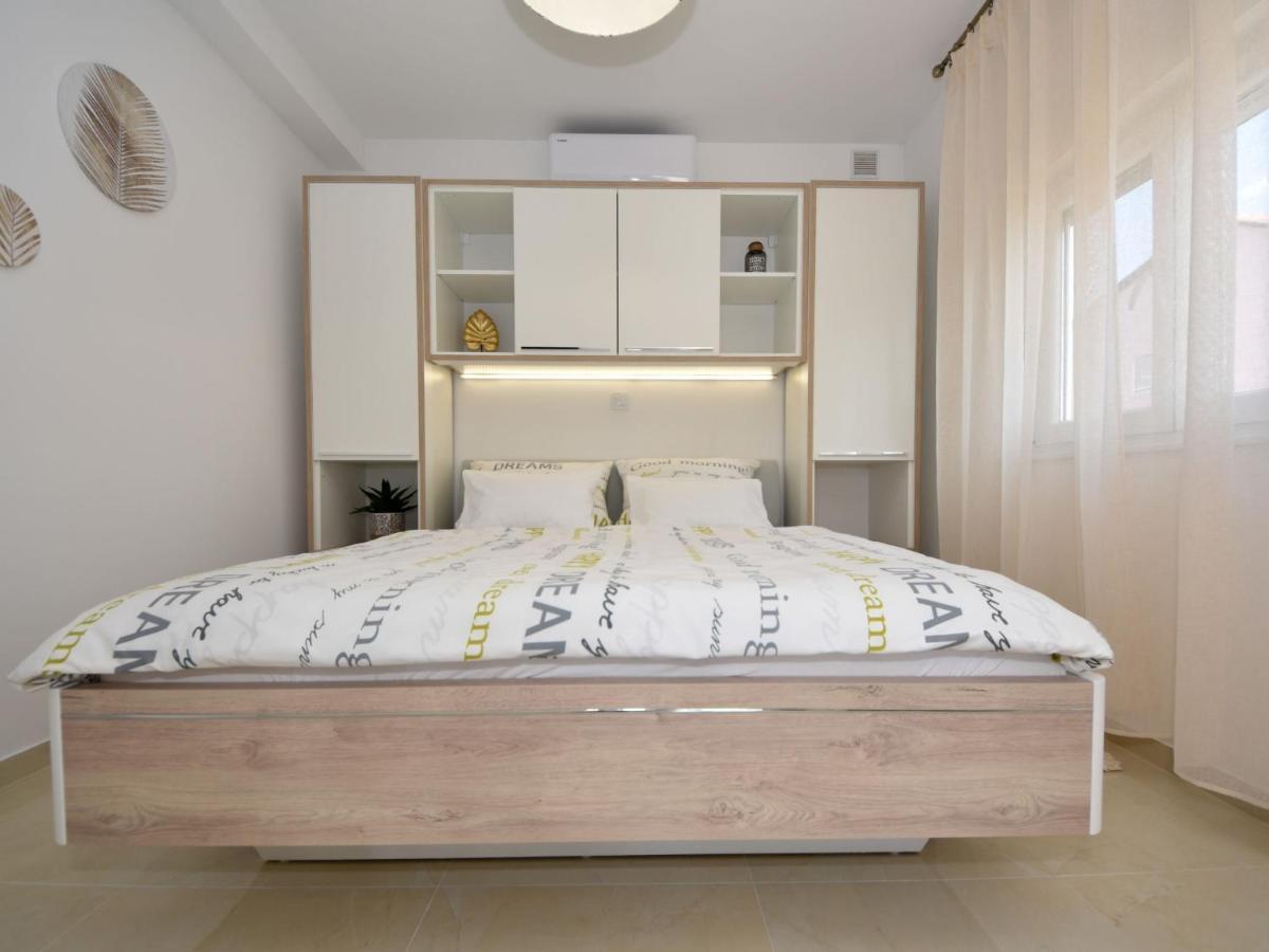 Apartment Matanovi Dvori-1 By Interhome วีร์ ภายนอก รูปภาพ