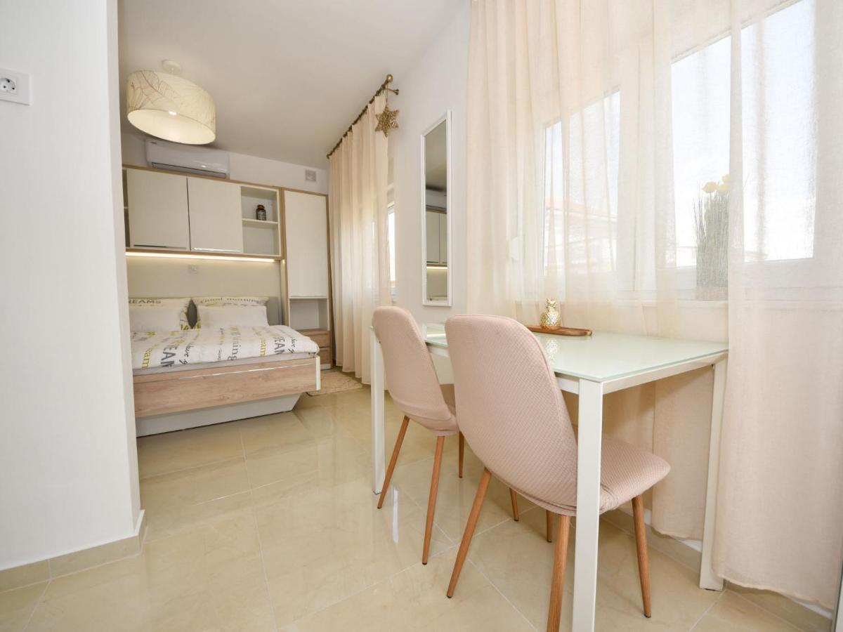 Apartment Matanovi Dvori-1 By Interhome วีร์ ภายนอก รูปภาพ