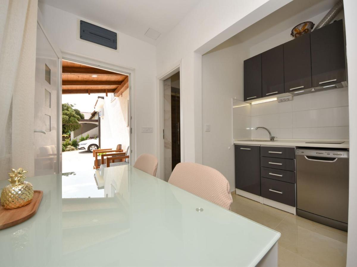 Apartment Matanovi Dvori-1 By Interhome วีร์ ภายนอก รูปภาพ