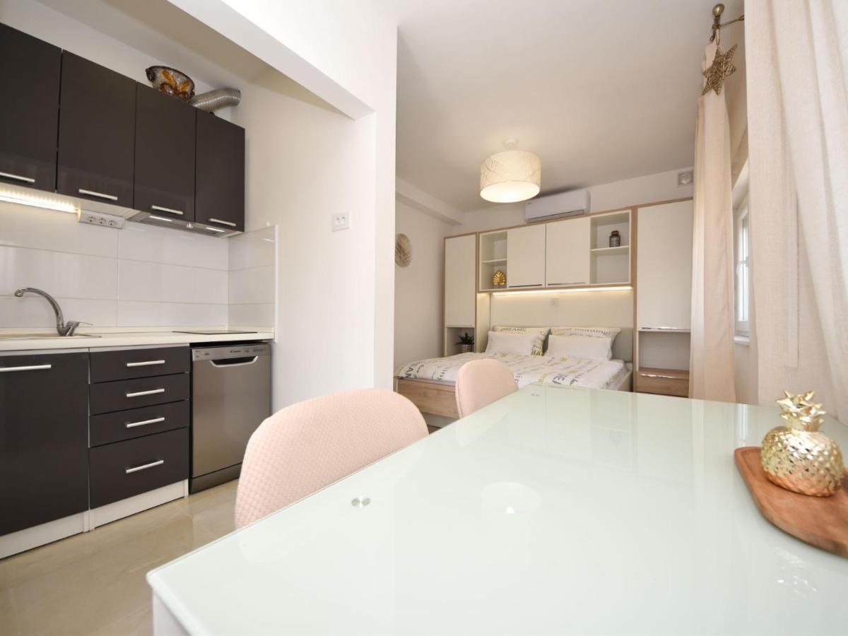 Apartment Matanovi Dvori-1 By Interhome วีร์ ภายนอก รูปภาพ