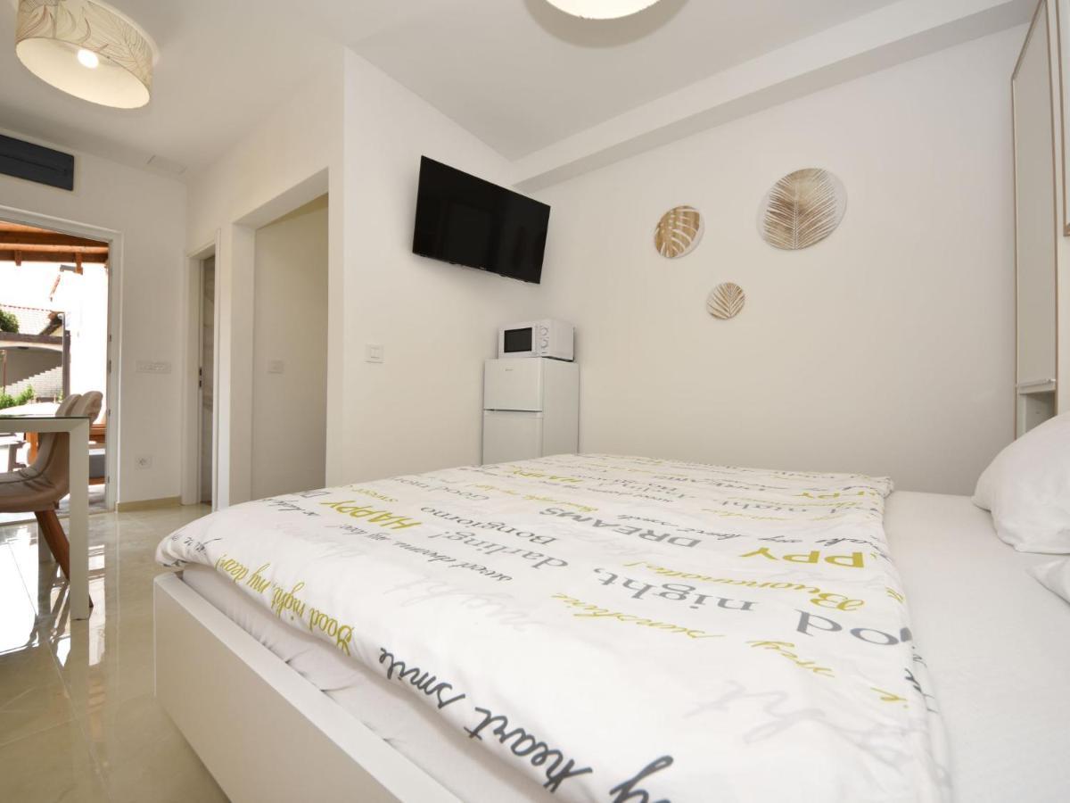 Apartment Matanovi Dvori-1 By Interhome วีร์ ภายนอก รูปภาพ